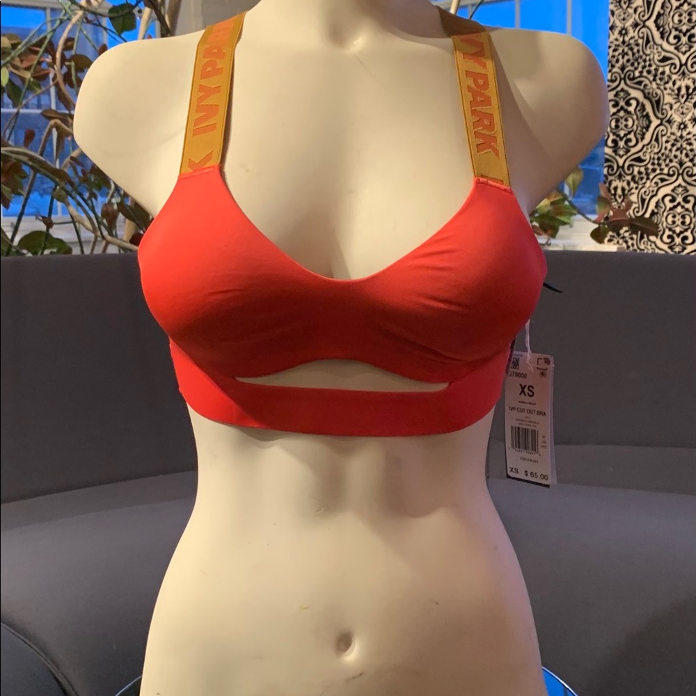 IVY PARK CUTOUT MEDIUM SUPPORT BRA